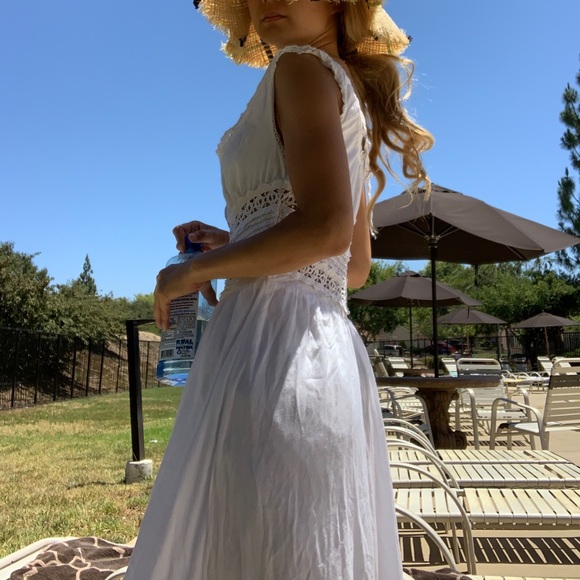 White dreamcatcher dress - Picture 4 of 8